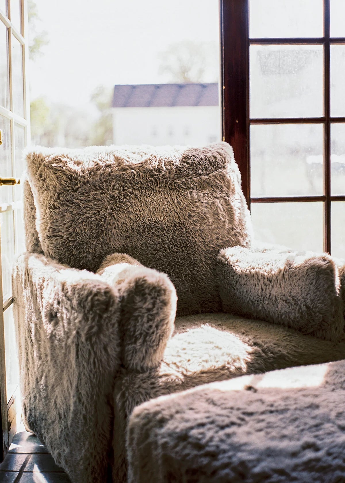 Mocha Faux Hide Staaltje